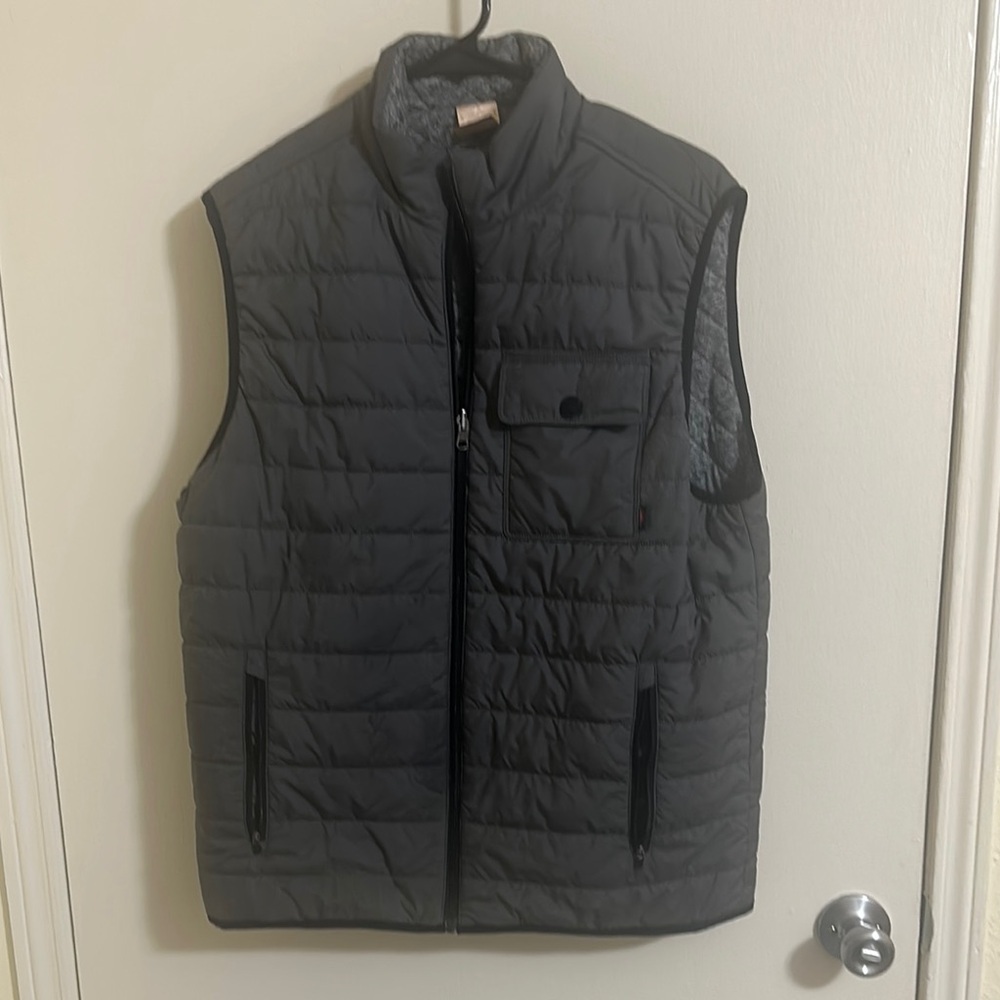EUC Faherty Reversible Gray Puffer Quilted Vest